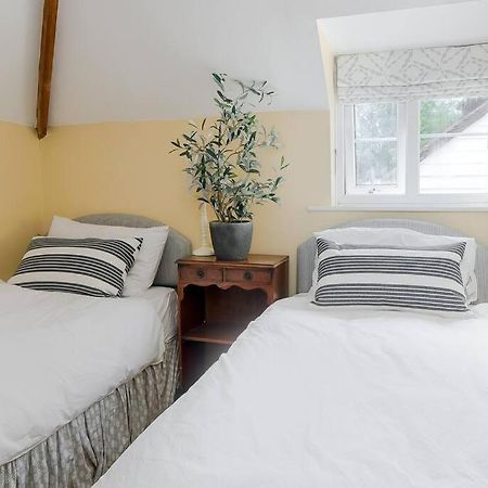 Adorable 2 Bedroom Guest House Hawkhurst Eksteriør billede