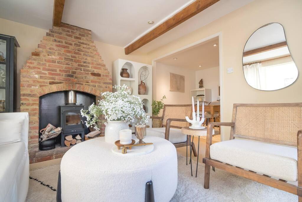 Adorable 2 Bedroom Guest House Hawkhurst Eksteriør billede