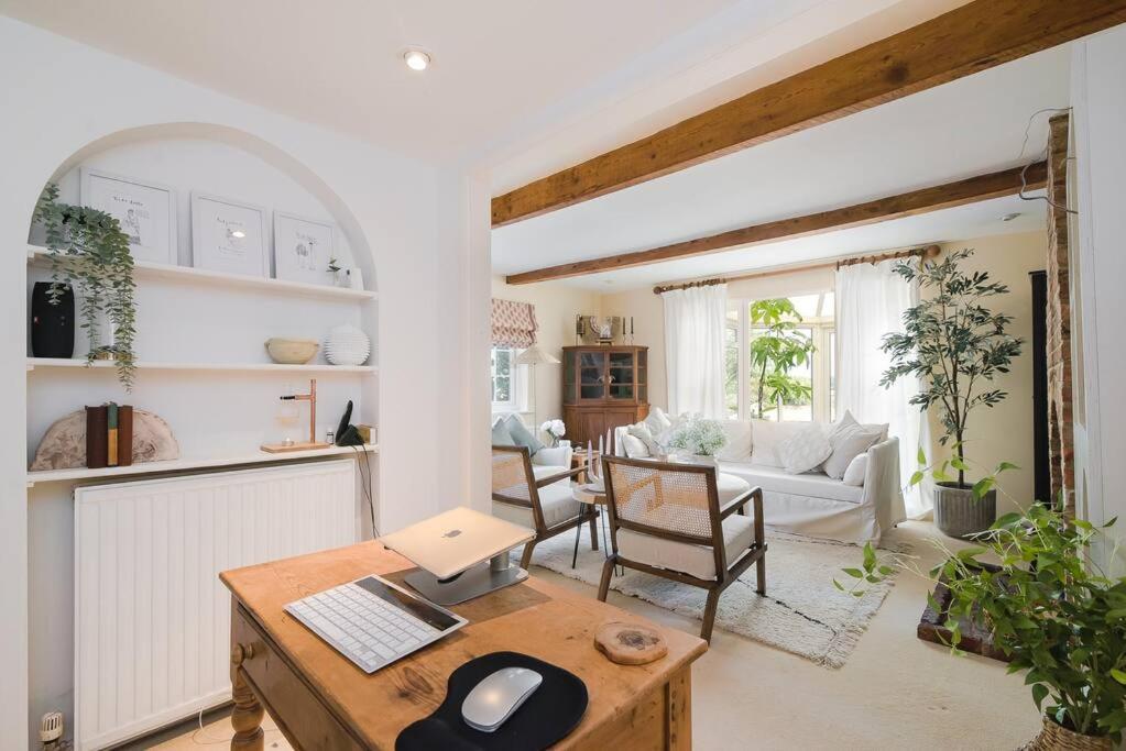 Adorable 2 Bedroom Guest House Hawkhurst Eksteriør billede