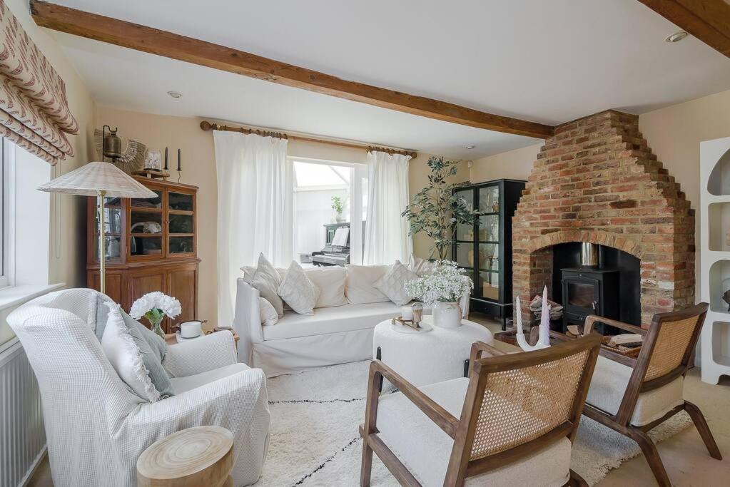 Adorable 2 Bedroom Guest House Hawkhurst Eksteriør billede